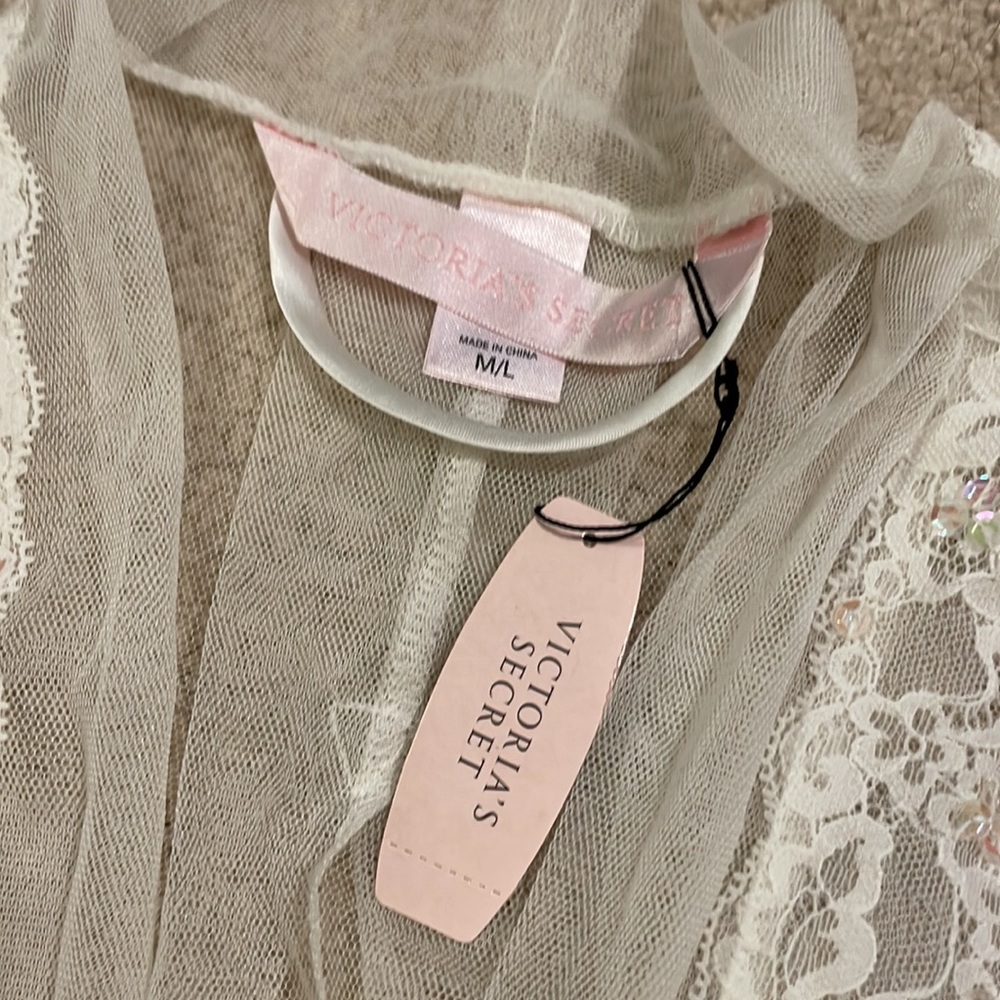 New Gorgeous Victorias Secret trousseau - Picture 3 of 4